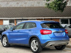 2016 Mercedes-Benz GLA 180..LOW MIILES..BLUETOOTH - Image 4