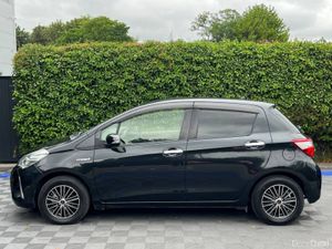 Toyota Yaris 1.5 HYBRID AUTO // 14" ALLOYS // NEW - Image 3