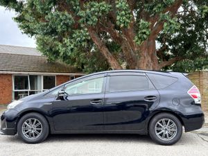 2016 Toyota Prius CX..7 SEATER..REAR CAM - Image 3
