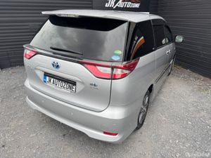 Toyota Estima 2.4 HYBRID AUTO - Image 4