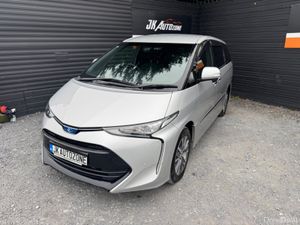 Toyota Estima 2.4 HYBRID AUTO - Image 2