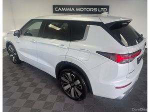 Mitsubishi Outlander MITSUBISHI OUTLANDER PHEV AUT - Image 3