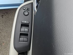 2022 Honda Fit e:HEV  Hybrid Automatic 21Kkms only - Image 3