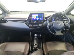 Toyota C-HR G HYBRID AUTO - Image 3