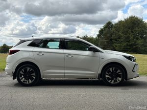 Opel Grandland X 2024 Automatic - Image 3