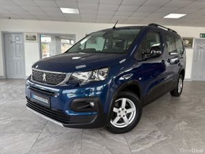 2023 Peugeot Rifter Allure Wheelchair Accessible - Image 2