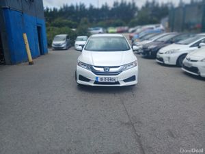 2015 Honda Grace Hybrid Automatic/Car Play - Image 2
