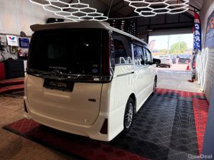 2019 Toyota Noah 1.8 Petrol Hybrid 94k - Image 4