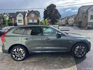 Volvo XC60 XC60 T6 Plus Dark AWD PHEV--Panoramic R - Image 3