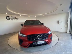 Volvo XC60 2.0 B4D Plus Dark 5dr AWD Geartronic - Image 2
