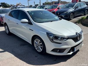 Renault Megane lovely petrol car - Image 3