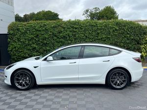 Tesla Model 3 MODEL 3 // PANORAMIC SUNROOF // TESL - Image 4