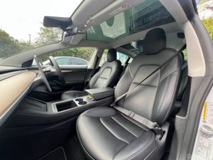 Tesla Model 3 MODEL 3 // PANORAMIC SUNROOF // TESL - Image 2