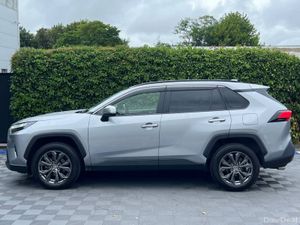 Toyota RAV4 G-SPEC 2.5 HYBRID AUTO // 360 PARKING - Image 3