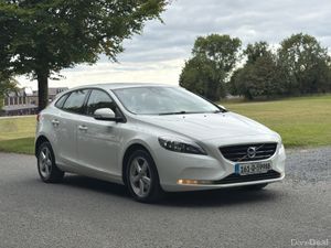 Volvo V40 2016 D2  ES 2.0 - Image 2
