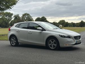 Volvo V40 2016 D2  ES 2.0 - Image 2