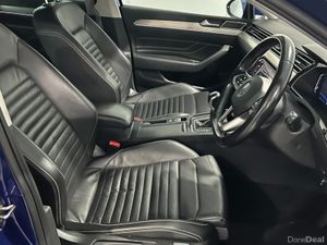 Volkswagen Passat R-LINE 2.0 TDI MANUAL 6SPEED FWD - Image 3