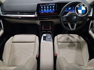 BMW iX1 eDrive20 xLine - Image 4