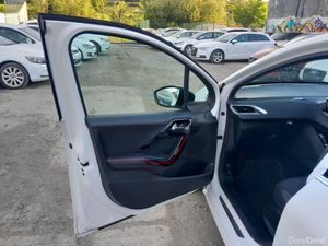 Peugeot 208 1.2 Petrol Automatic - 3 Month Warrant - Image 4