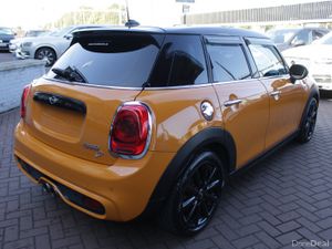 2.0SD COOPER EDITION 5DR HATCHBACK AUTO // AS NEW - Image 4