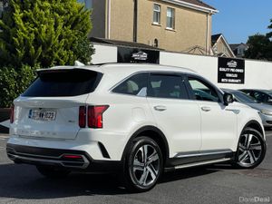 Kia Sorento 2022 1.6 Petrol Plug in Hybrid - Image 4