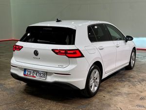 Volkswagen Golf 1.0 AUTOMATIC - STANDARD - ETSI AC - Image 4