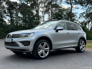 2016 Volkswagen Touareg R-Line Crew Cab - Image 2