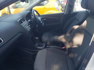 2017 vw polo - Image 2