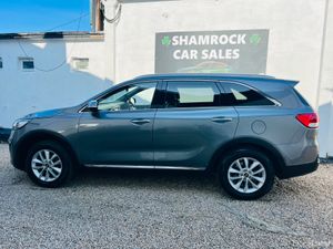 2017 Kia Sorento Platinum  7 Seater - Image 2