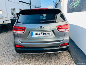 2017 Kia Sorento Platinum  7 Seater - Image 4