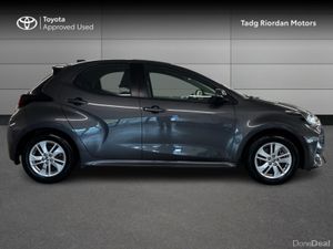 Toyota Yaris HYBRID LUNA 4DR AUTO - Image 3