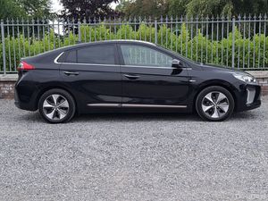 Hyundai IONIQ Electric Premium 28 k/wh battery. - Image 4