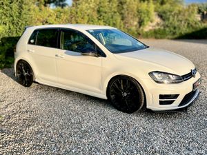 2014 Volkswagen Golf R 2.0 TSI 300HP DSG 4MOTION - Image 4