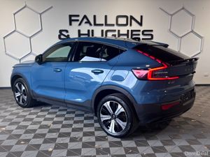 2023 VOLVO C40 + RECHARGE EV PLUS // PAN SUNROOF - Image 4