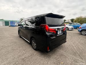 Toyota Alphard 2.5 Hybrid 2023 - Image 4