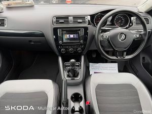 Volkswagen Jetta 2.0 TDI 110HP Highline - Image 2