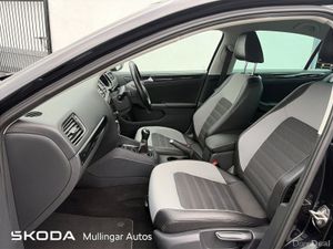 Volkswagen Jetta 2.0 TDI 110HP Highline - Image 4