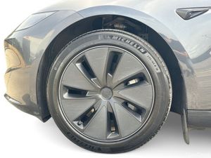 Tesla Model 3 LONG RANGE AWD - Image 4