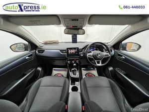 Renault Arkana Iconic E-tech Hybrid, Automatic - Image 2