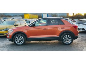 Volkswagen T-Roc 2.0 TDI Style with Design Package - Image 4