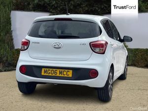 Hyundai i10 1.0 Play 5dr- Apple Car Play - Image 4