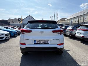 Hyundai Tucson 1.7 SE NAV BLD 116PS 5DR - Image 4