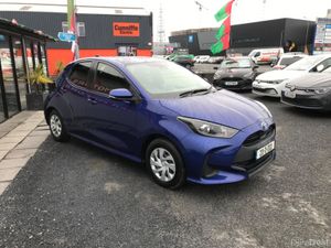 2020  TOYOTA YARIS PETROL  HYBRID AUTO - Image 4