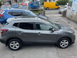 Nissan Qashqai Petrol, High spec - Image 3