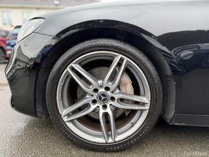 Mercedes-Benz E-Class 220 D FULL AMG LINE - Image 3