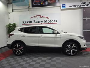 Nissan Qashqai 1.5 DCI TEKNA (PAN ROOF) 115BHP 6 S - Image 4