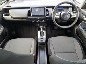Honda Fit HYBRID AUTO - Image 4