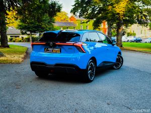 MG MG4 Trophy EV 64kWh 203BHP Top Spec Long Range - Image 3