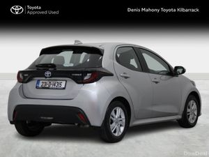 Toyota Yaris HYBRID LUNA - Image 2