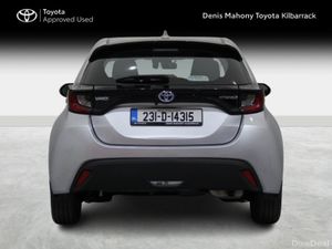 Toyota Yaris HYBRID LUNA - Image 4